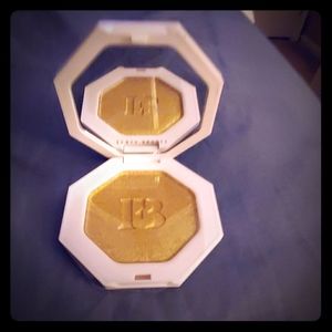 Fenty beauty kilowatt highlighter in trophy wife